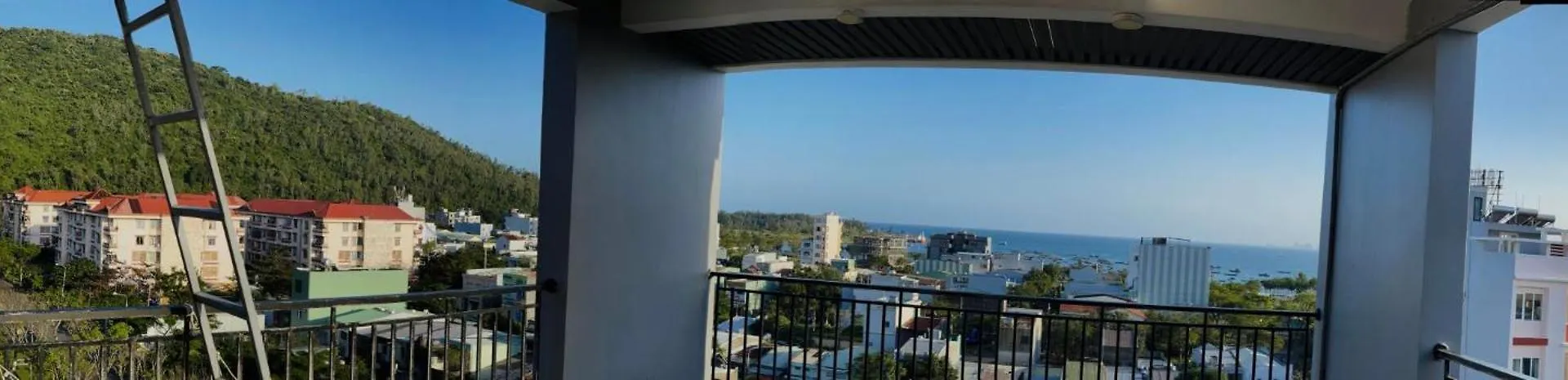 Ami Mountain Sea Danang Cozy - Mountain Iron View Apartment