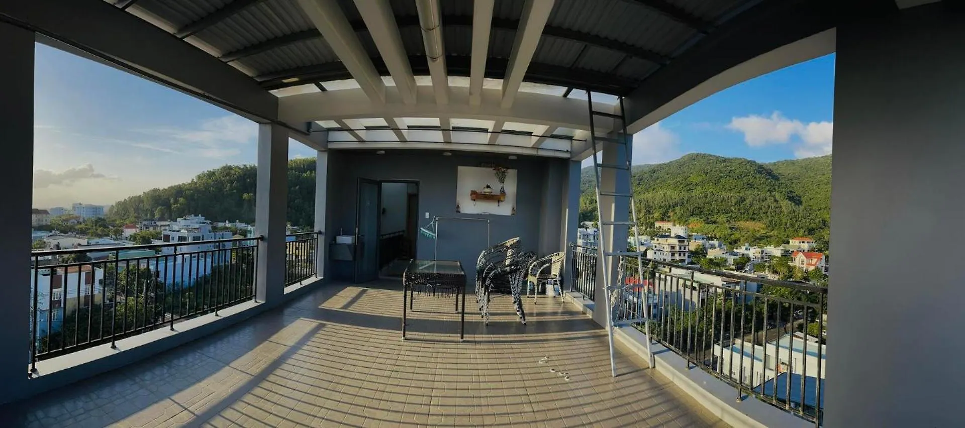 Ami Mountain Sea Danang Cozy - Mountain Iron View Apartment  Da Nang