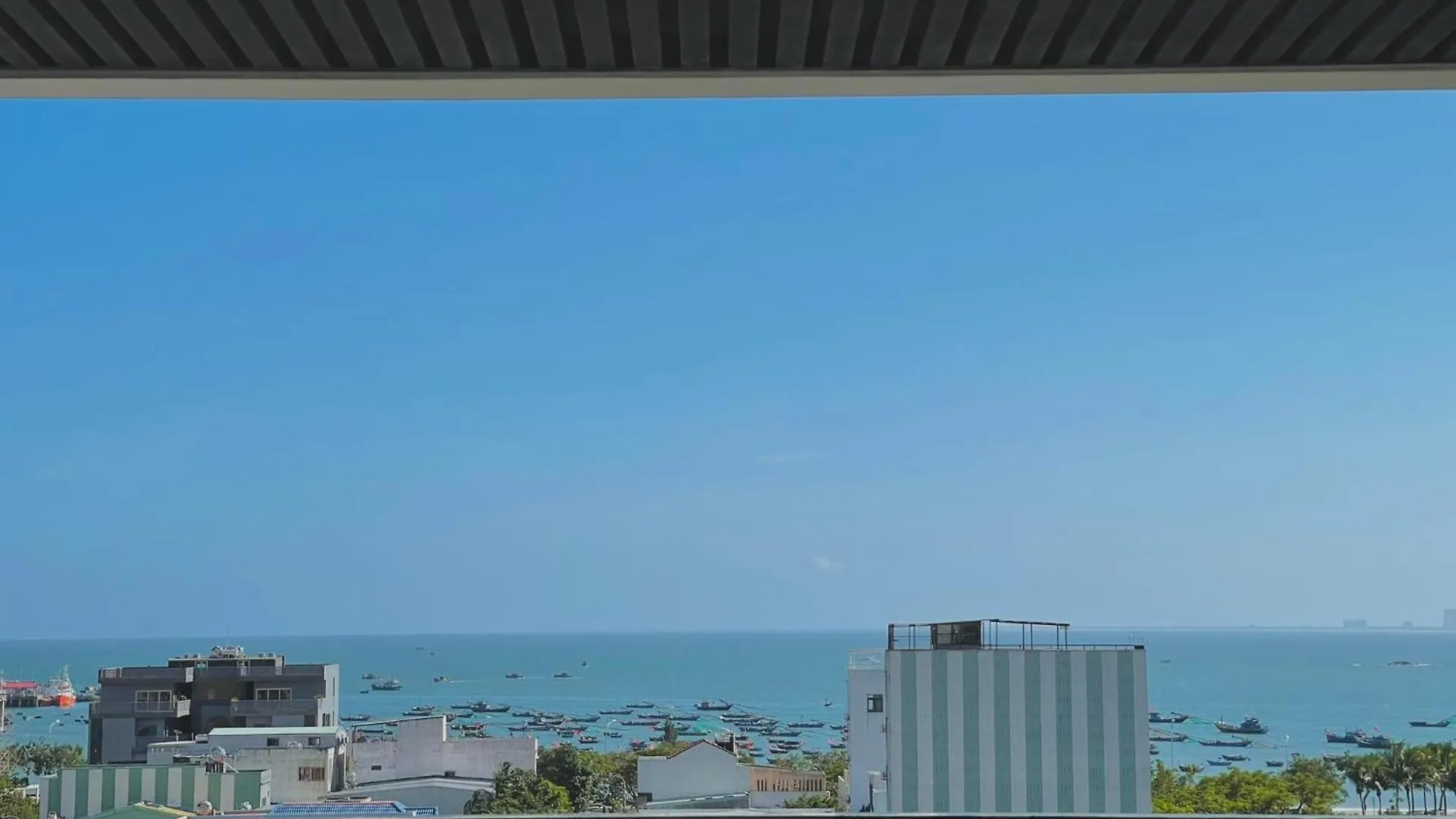 Ami Mountain Sea Danang Cozy - Mountain Iron View Apartment